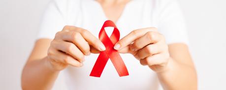 Frau mit RedRibbon